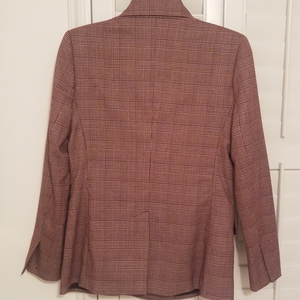Blazer - Picture 2 of 2